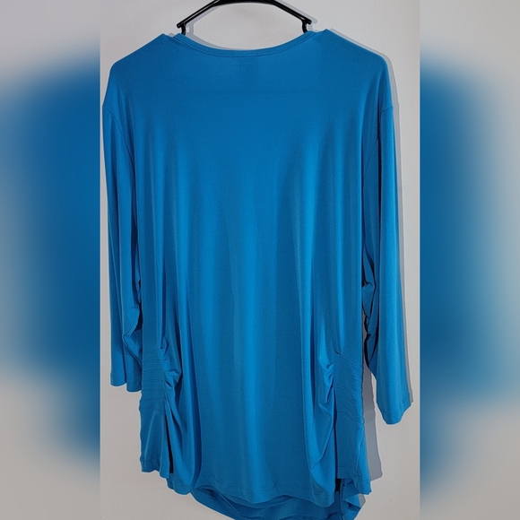 NWOT Beautiful Teal Top - Picture 5 of 5